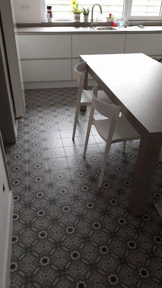 La Madeleine Odie 20X20