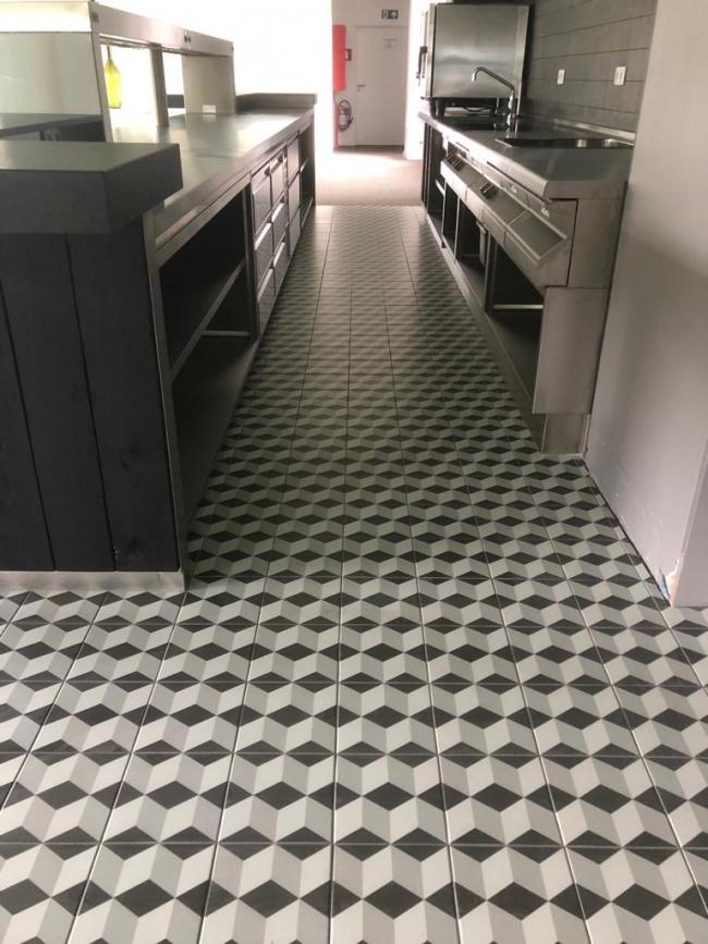 La Madeleine Victor 20X20